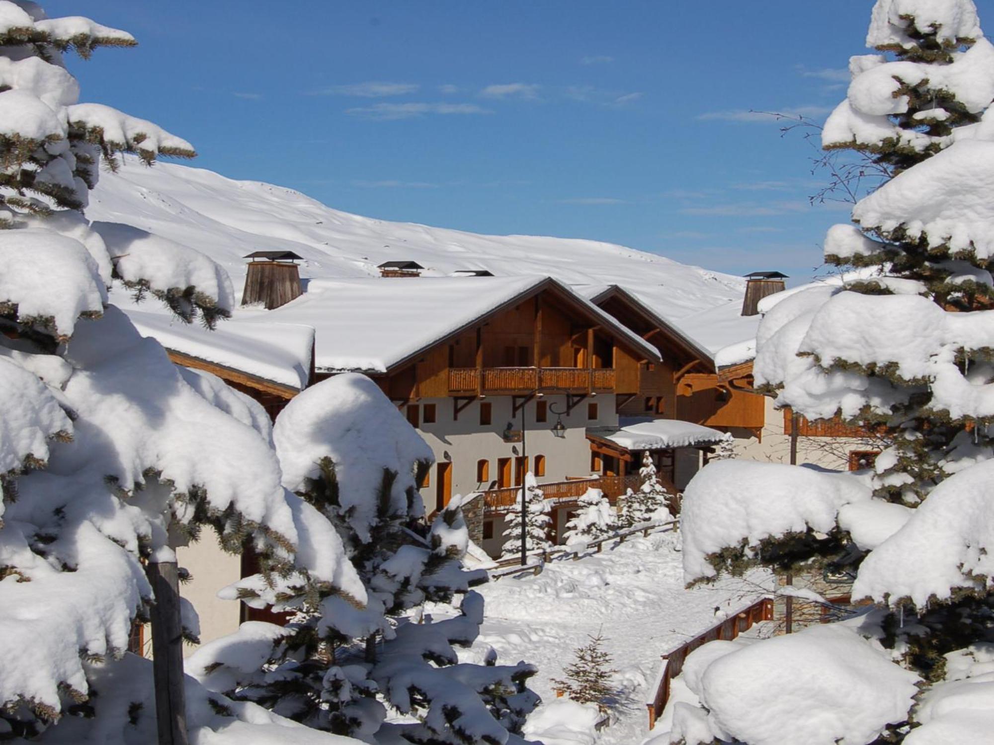 Апарт готель Le Hameau De La Sapiniere Сен-Мартен-де-Бельвіль Екстер'єр фото